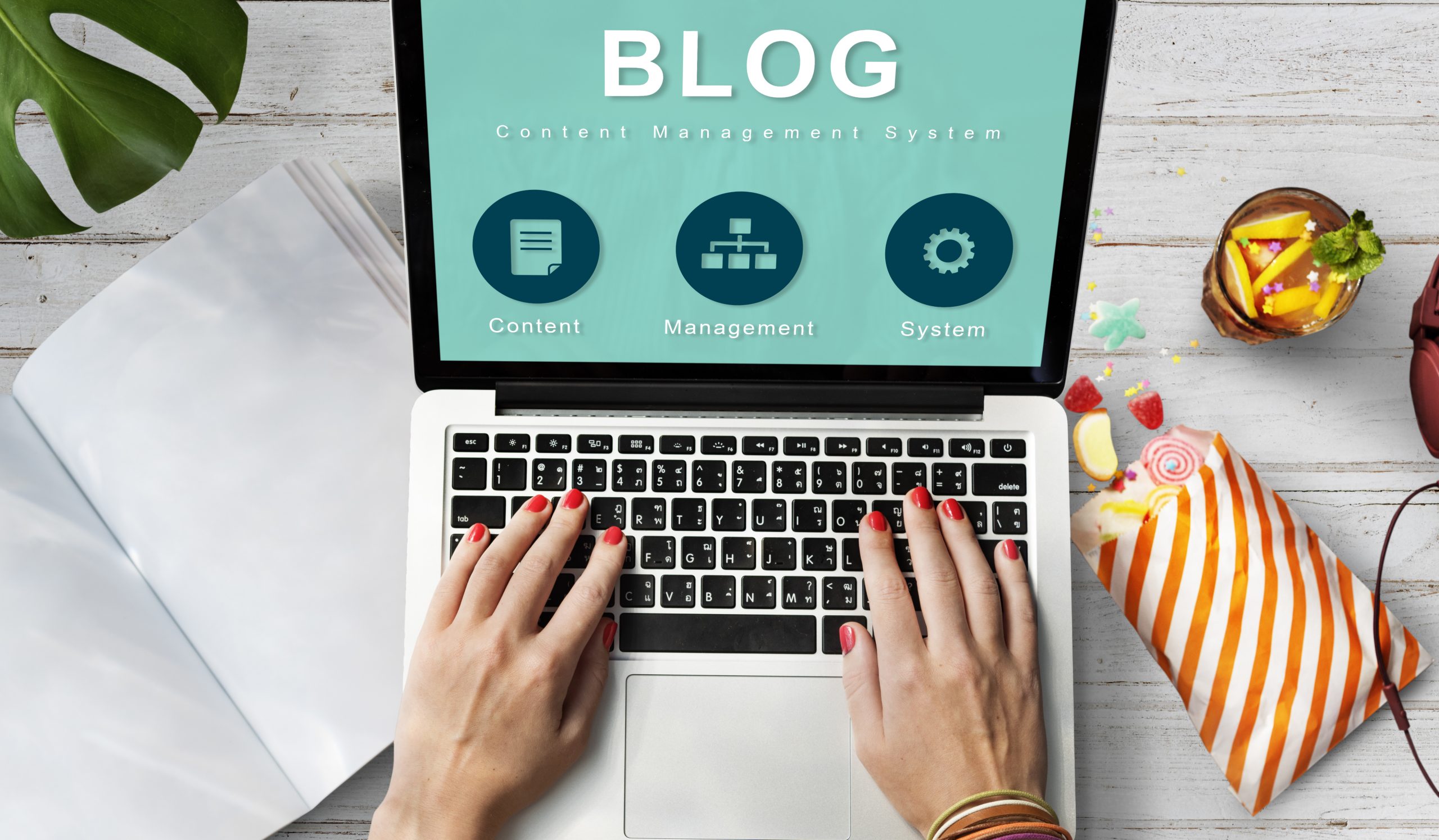 CREACIÓN DE BLOGS Y REDES SOCIALES