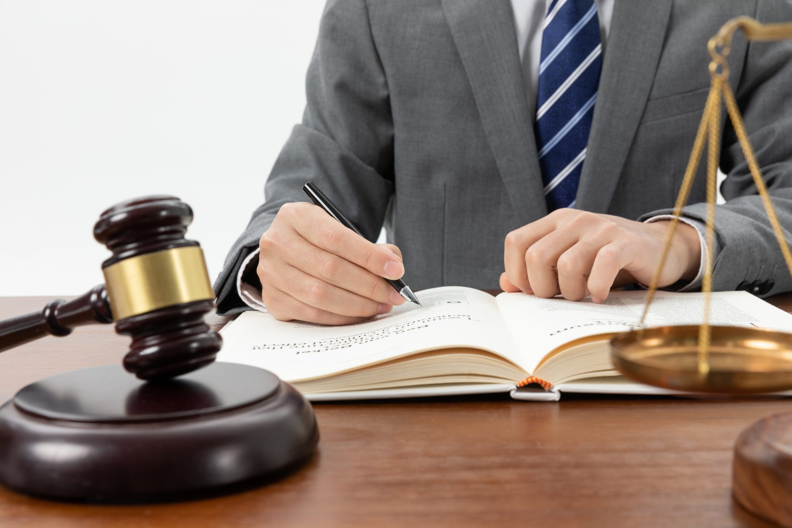 ACTUALIZACIÓN DE LA NORMATIVA JURÍDICA PARA ASESORAMIENTO Y DEFENSA JURÍDICA