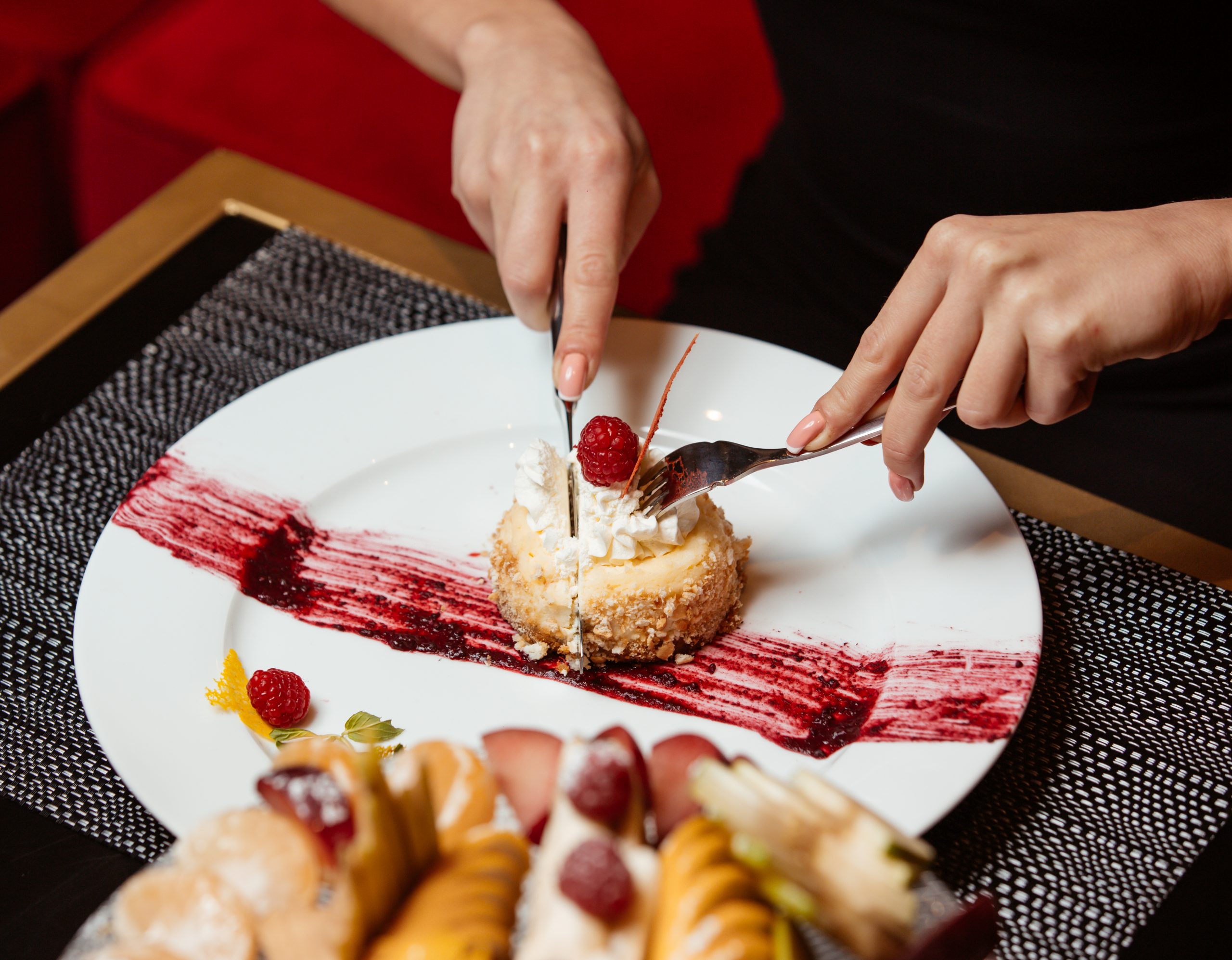 Elaboración y Acabado de Platos a la Vista del Cliente