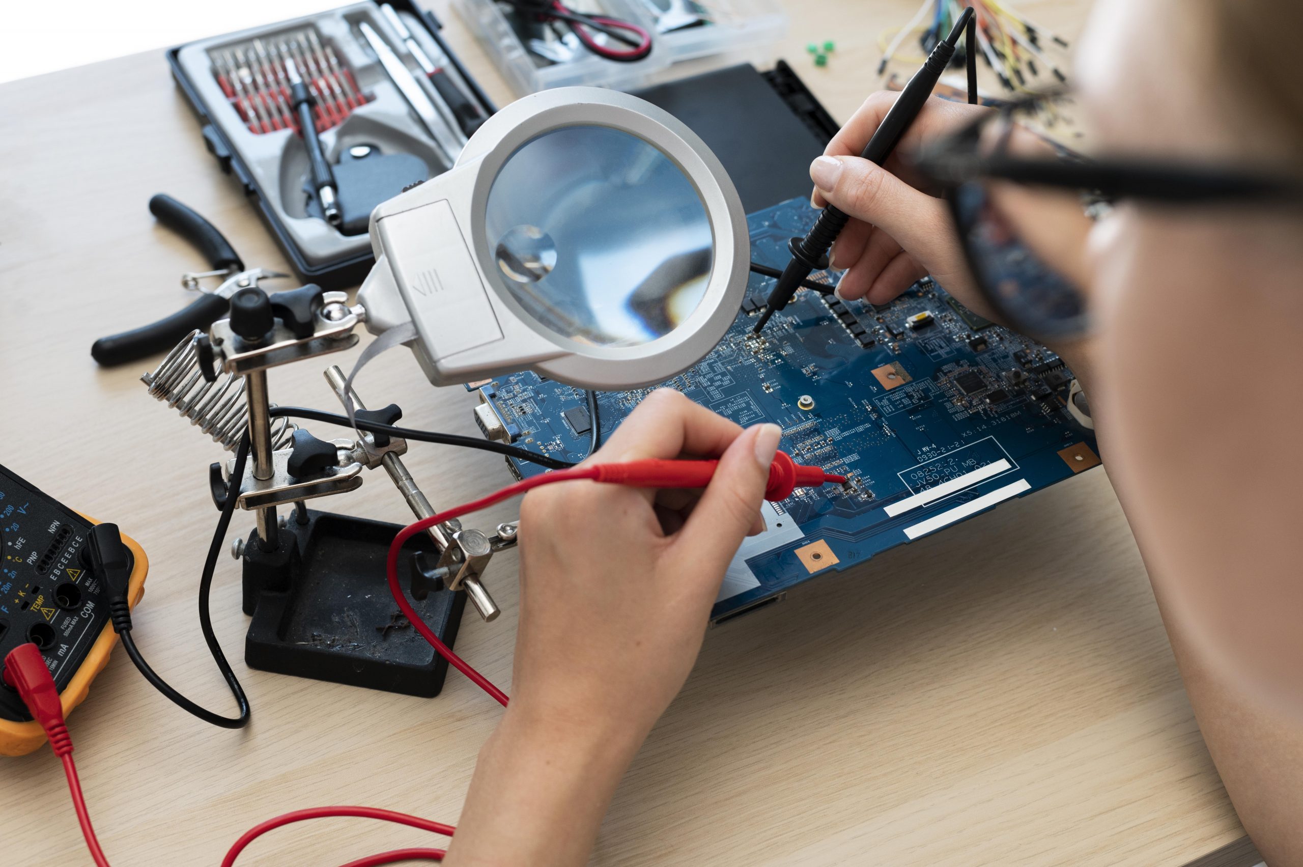 Técnico en Electrónica y Microelectrónica aplicada a la Informática y Microinformática