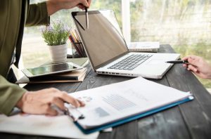 Análisis de documentación compleja para la toma de decisiones con Gemini Notebook